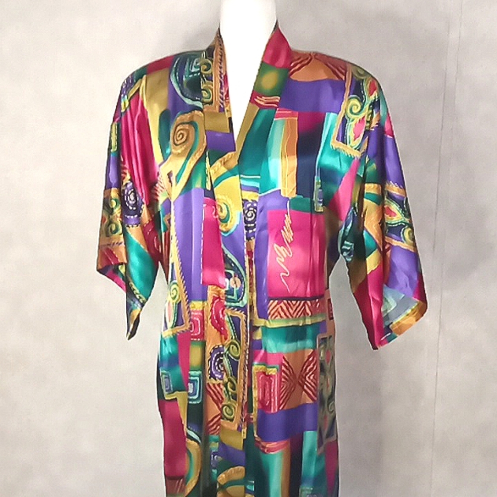 California Dynasty  long mult color Robe with belt, size 1X (18-20), 1 button